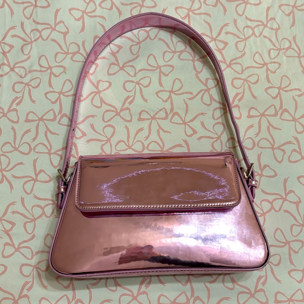 Metallic shoulder bag